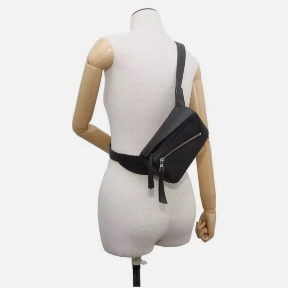 LOEWE Puzzle Bumbag Mini Size Mini Leather Black B510U89X02 - Picture 2 of 8